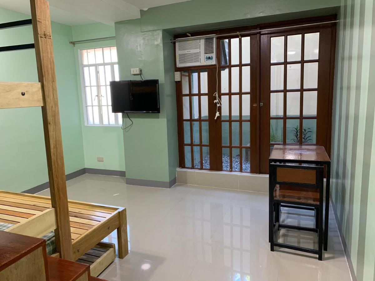 Beinte Singko De Marso Apartments Candon 外观 照片