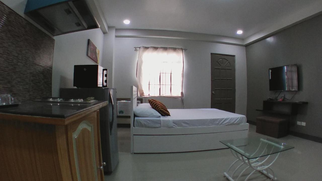 Beinte Singko De Marso Apartments Candon 外观 照片