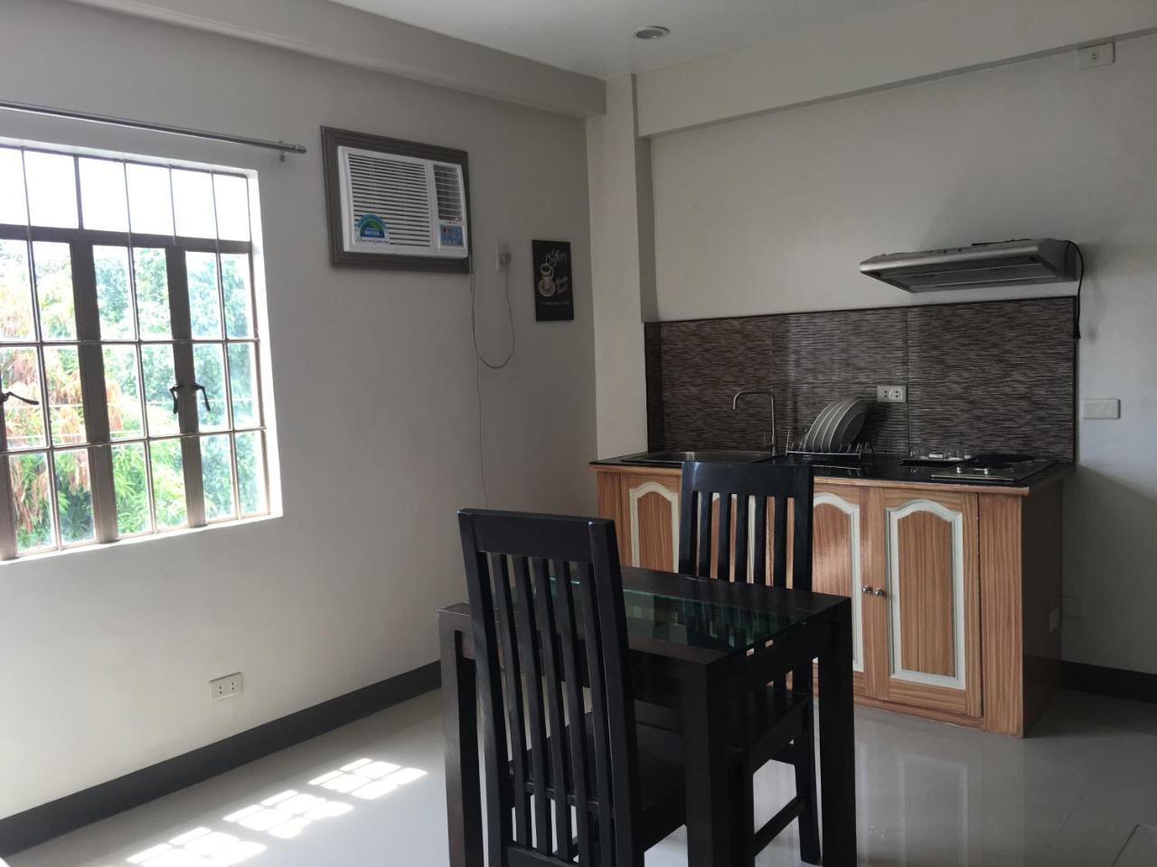 Beinte Singko De Marso Apartments Candon 外观 照片