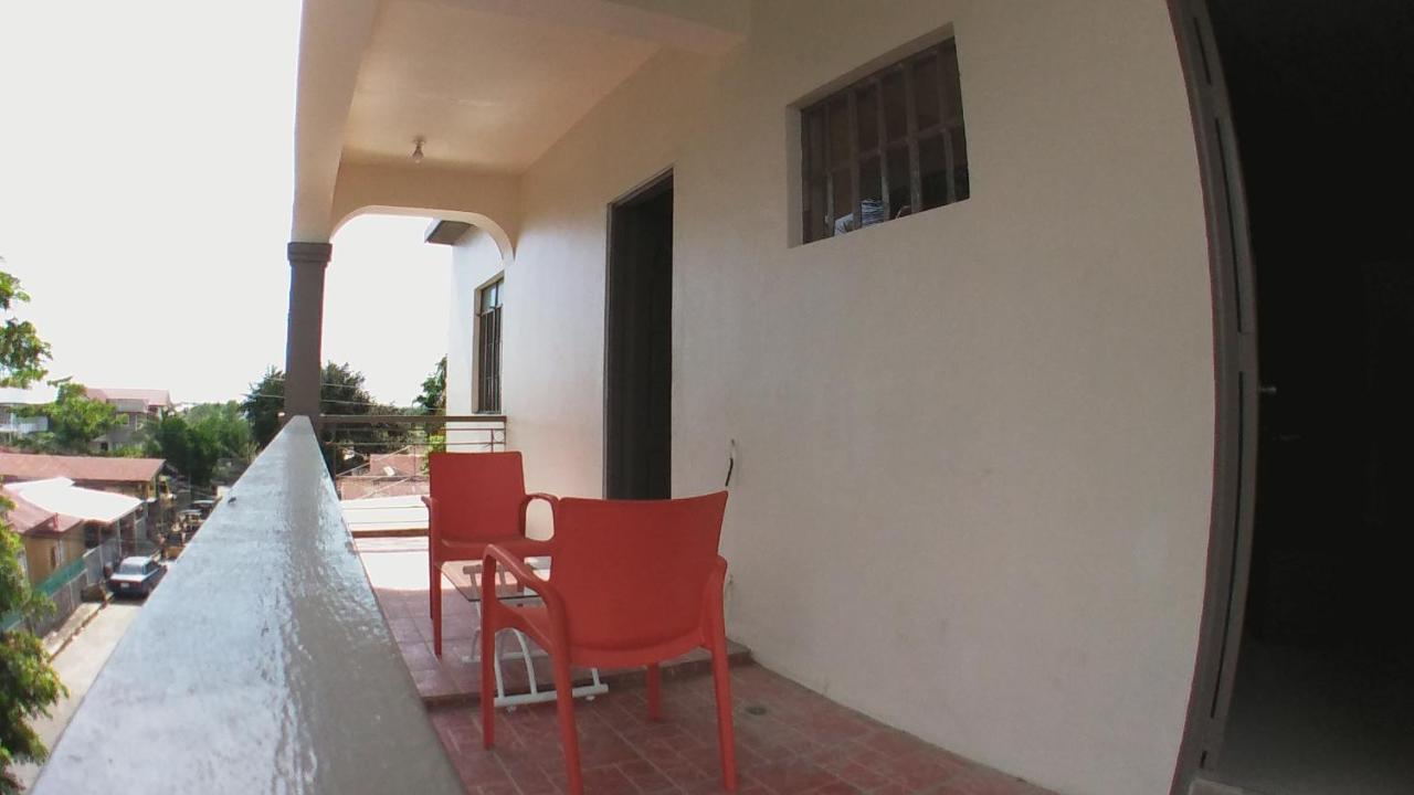 Beinte Singko De Marso Apartments Candon 外观 照片