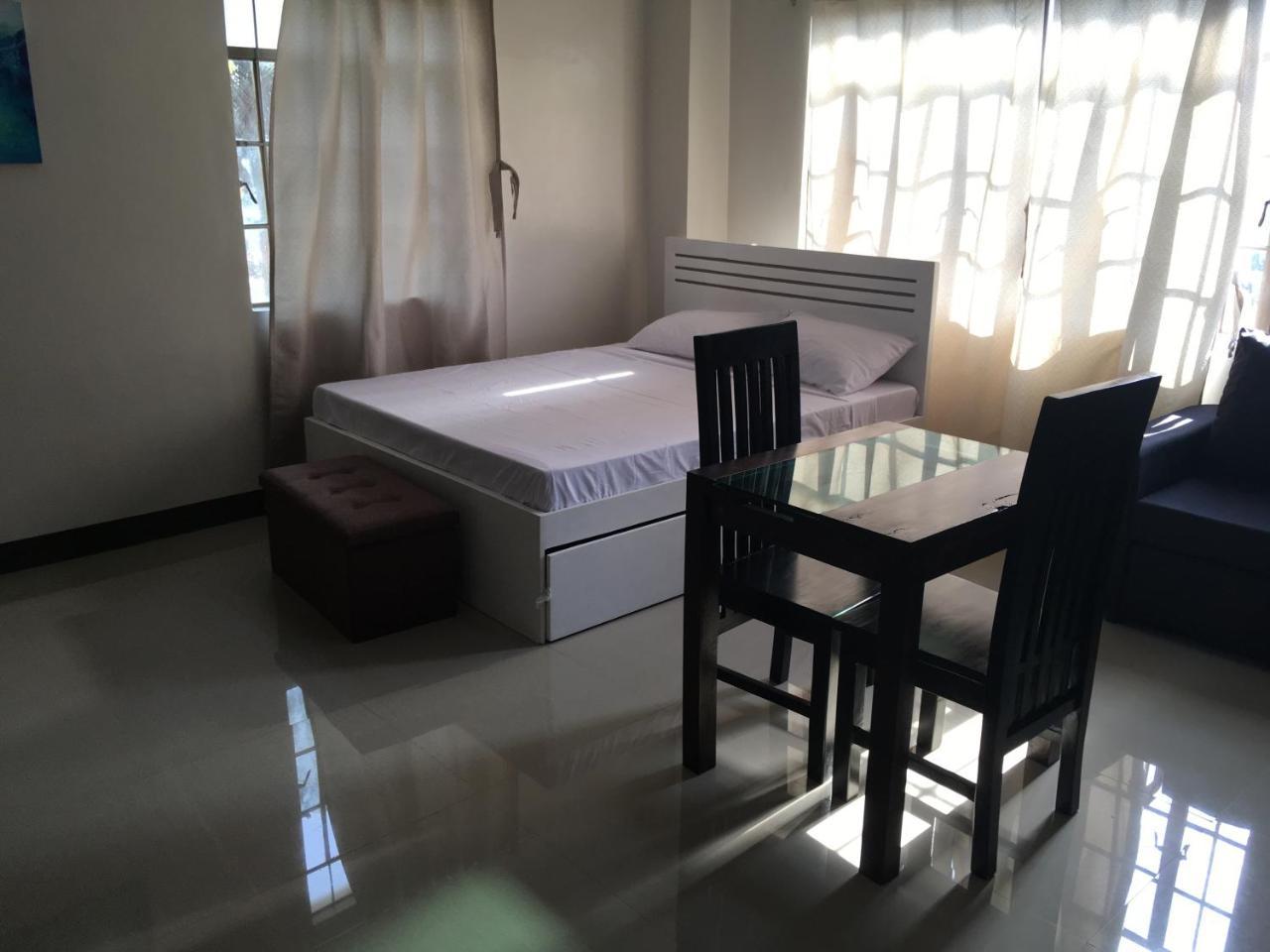 Beinte Singko De Marso Apartments Candon 外观 照片