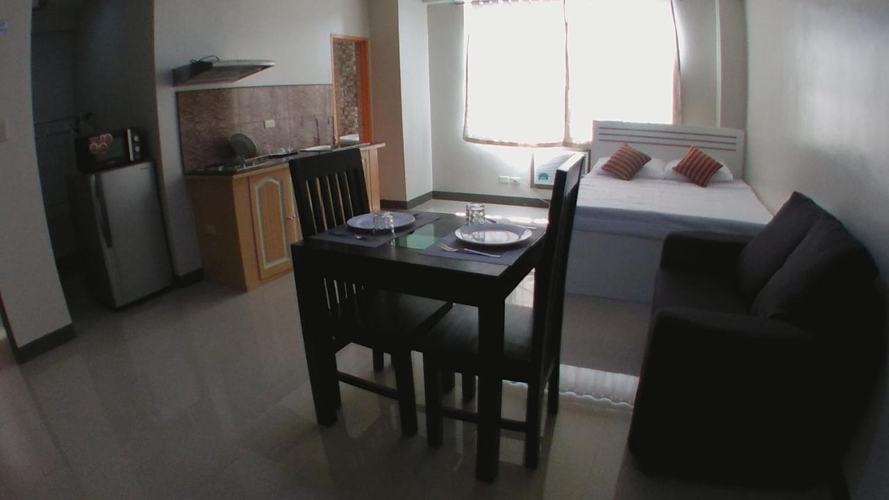 Beinte Singko De Marso Apartments Candon 外观 照片