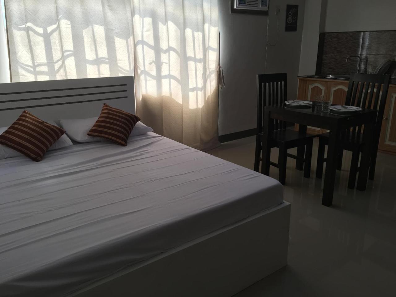Beinte Singko De Marso Apartments Candon 外观 照片