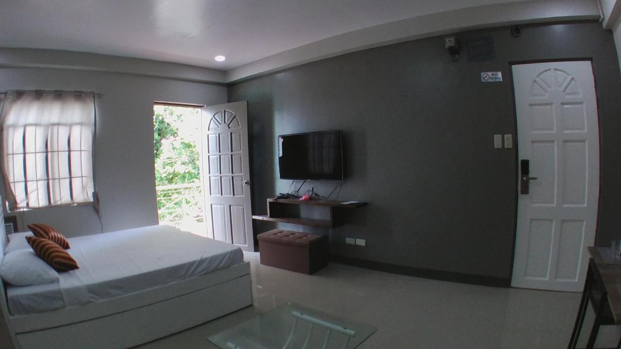 Beinte Singko De Marso Apartments Candon 外观 照片