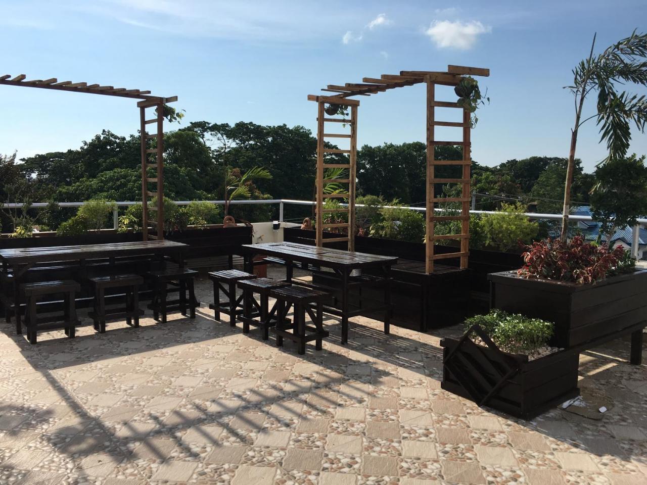 Beinte Singko De Marso Apartments Candon 外观 照片