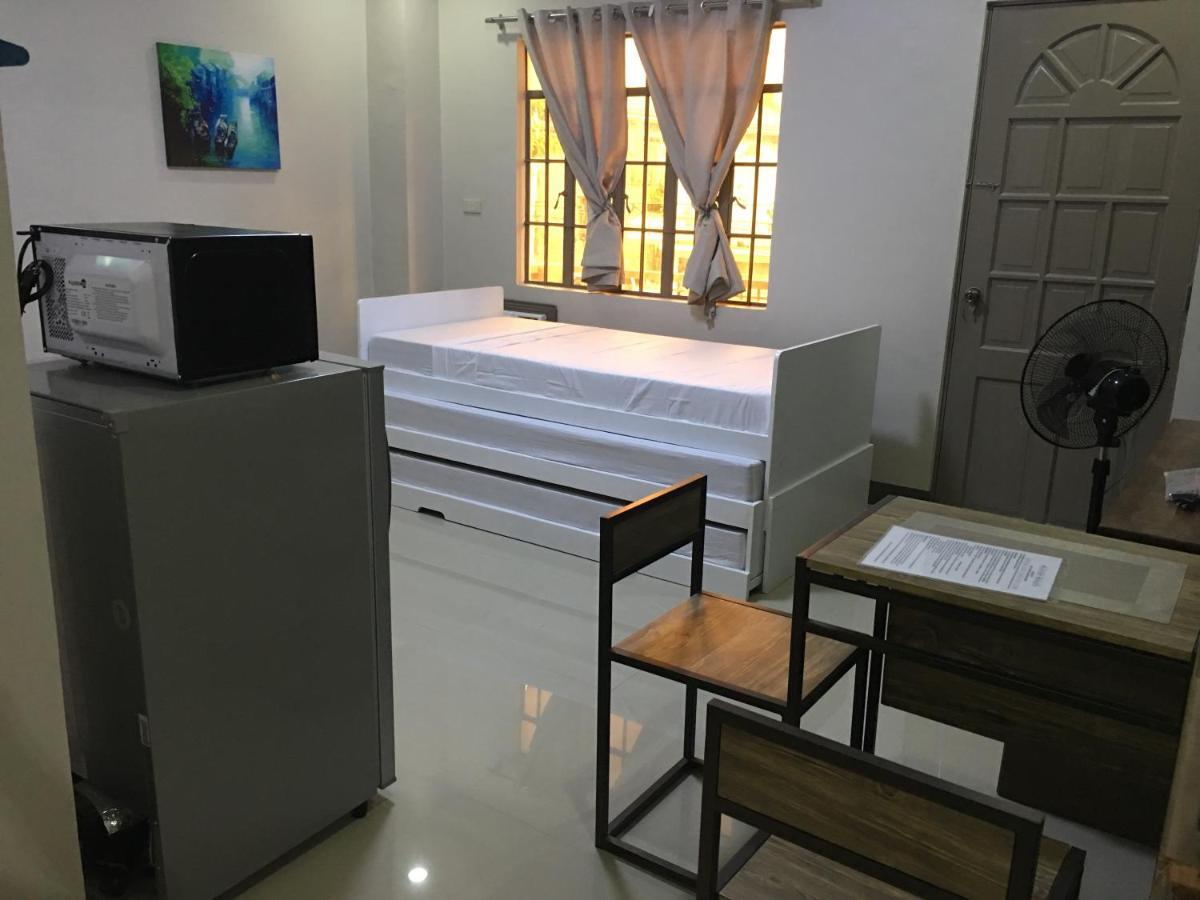 Beinte Singko De Marso Apartments Candon 外观 照片