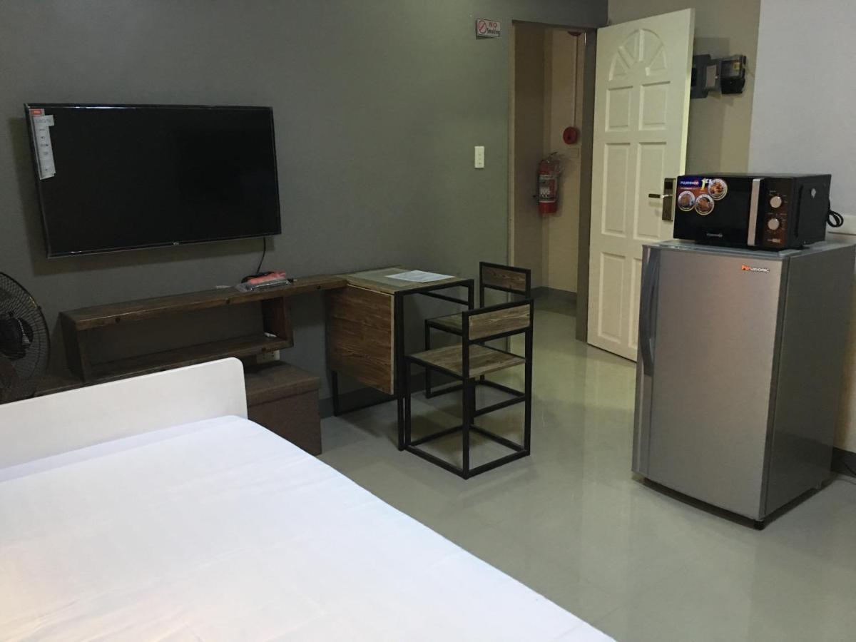 Beinte Singko De Marso Apartments Candon 外观 照片